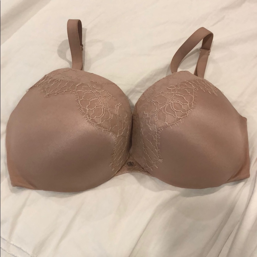 Victoria’s Secret Very Sexy lace detail push up
